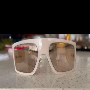 Christian Dior women’s DiorSolight1 SZJU1 ivory sunglasses.
